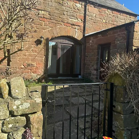 Pennine Pathway Cottage, *