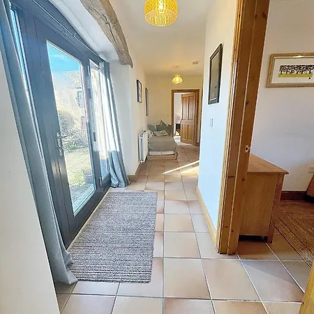 Pennine Pathway Cottage, *