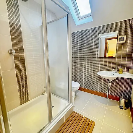 Pennine Pathway, Feriehus *