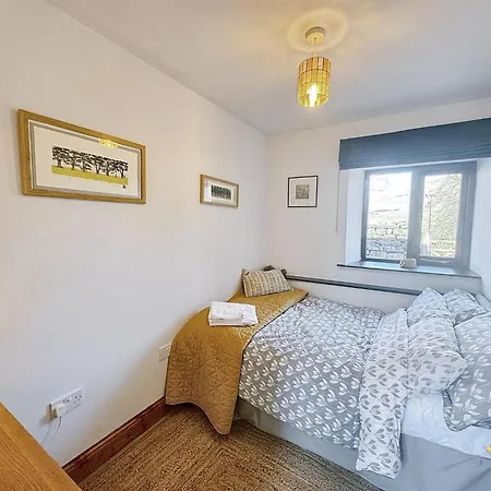 Pennine Pathway, Feriehus *